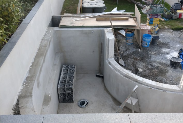 Curved pond window glass build